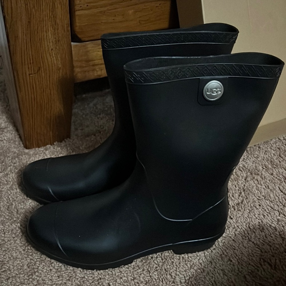 Black UGG rain boot